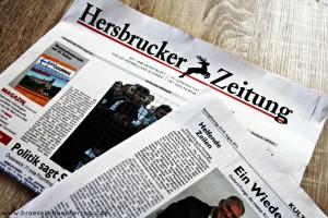 BloggerfuerFluechtlinge_HZ-Zeitungsartikel-BröselsBücherregal